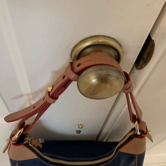Dooney and Bourke navy and tan shoulder bag - Picture 3 of 10